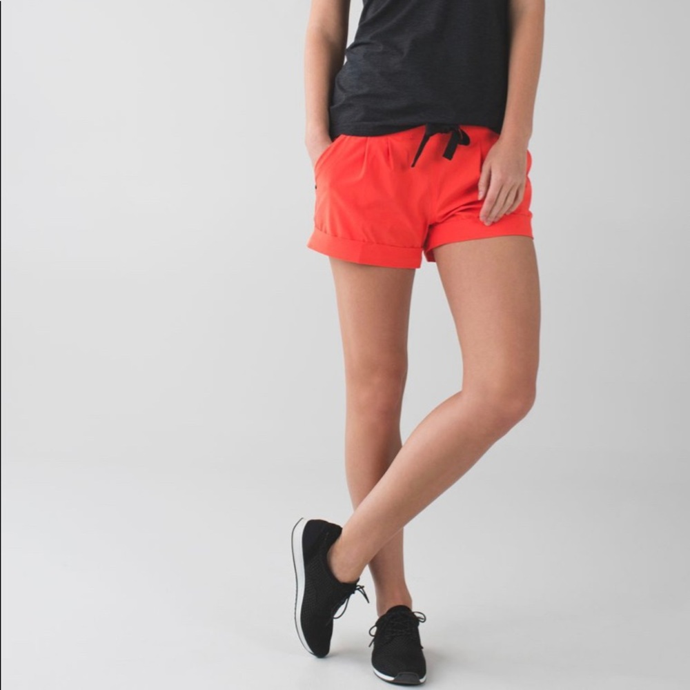 Lululemon Spring Break Away Short